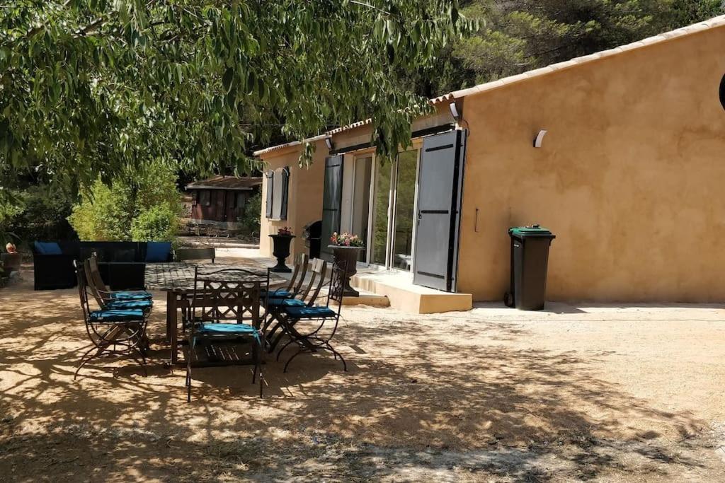 Villa Cigalons En Pleine Pinede Avec Piscine Chauffee De Mai A Septembre Auriol Buitenkant foto